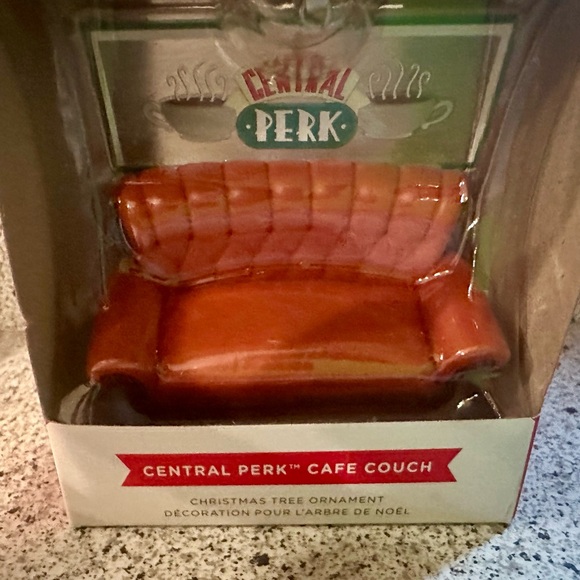 HALLMARK Central Perk~Friend’s TV show coffee house couch HANGING ORNAMENT NEW - Picture 14 of 16